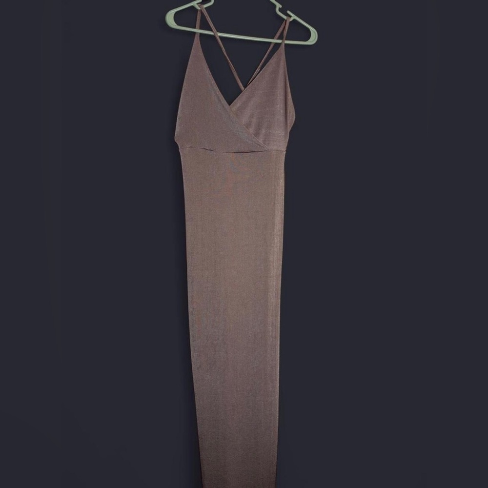 Dusty Rose Colored V-Neck Maxi Dress. Size 4. Tag Still on, Never worn!